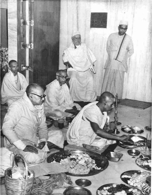 Swami Sankaranandaji Maharaj, President, Ramakrishna Math, and Mission Swami Sankaranandaji Maharaj, President, Ramakrishna Math, and Mission